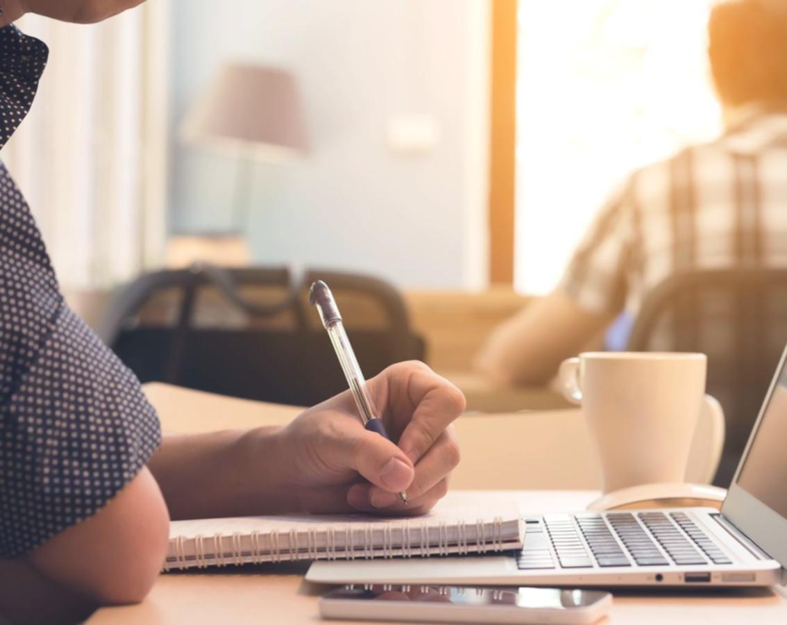 Suasana kerja tim ThreeWojoz yang kolaboratif dan supportif