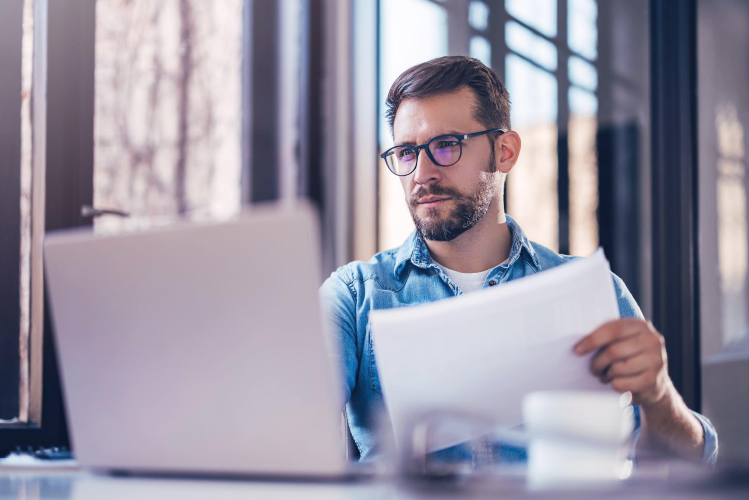 Proses memasak dengan metode sehat menggunakan wajan anti lengket