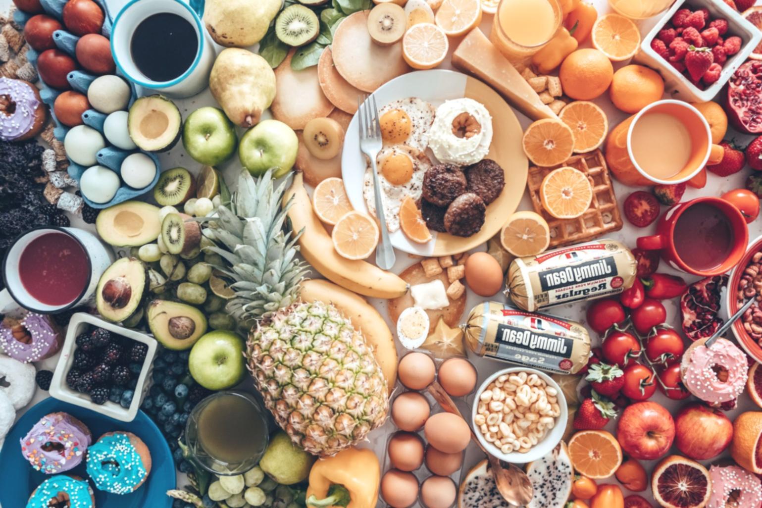 Bahan masakan sehat segar dari pasar tradisional Indonesia